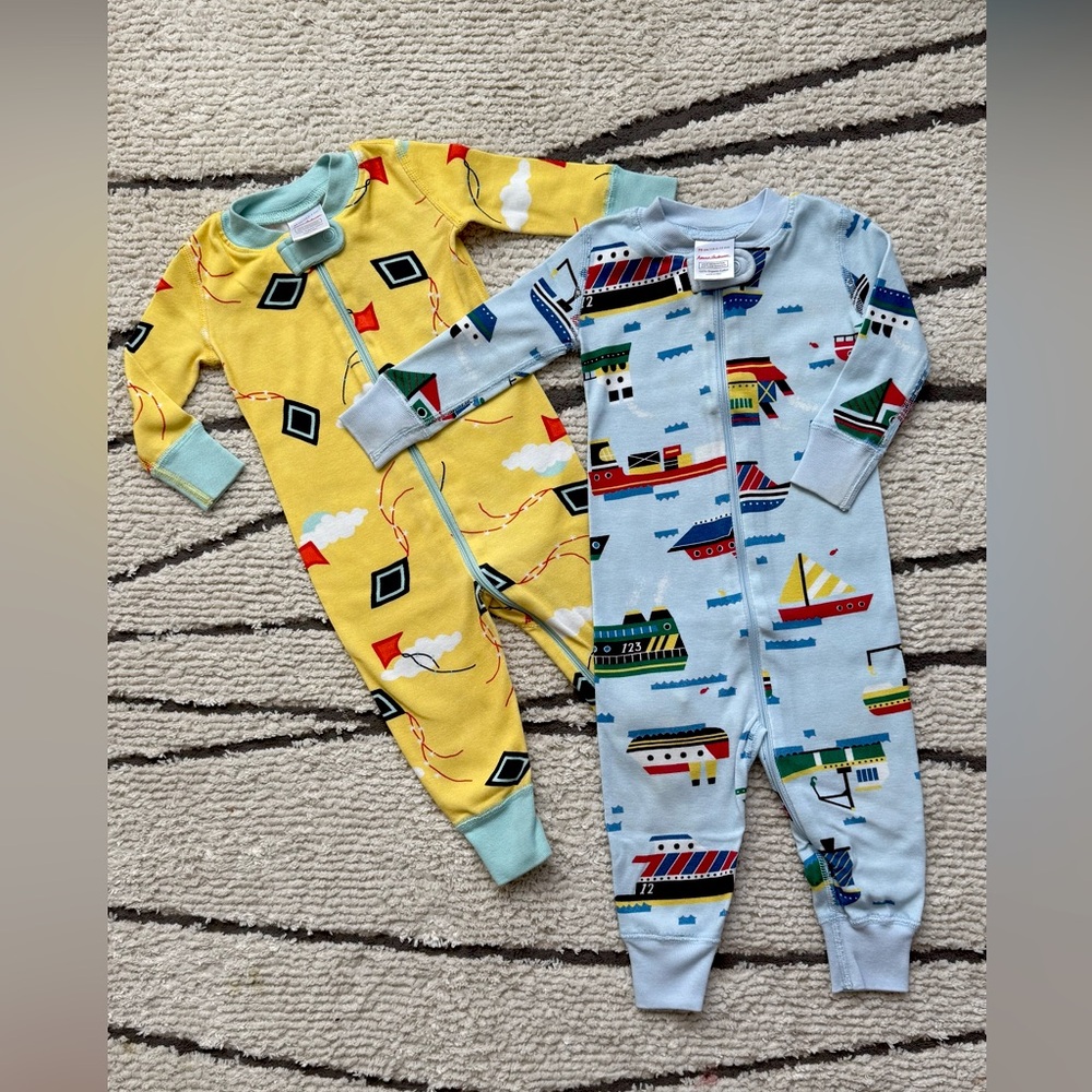 Hanna Anderson rompers organic cotton
3-6 and 6-12 month